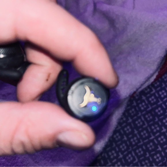 JBL The Rock Blood, Sweat, RESPECT Bluetooth Wireless Headphones - Picture 3 of 5